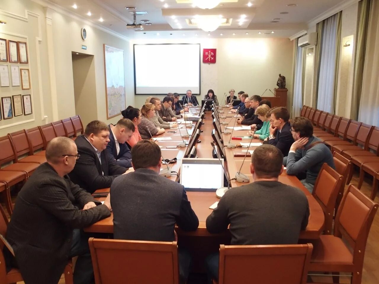 Администрация адмиралтейского района оверчук. Советы при губернаторе санкт петербурга. Совет по инвестициям при губернаторе санкт-петербурга. Чиновники санкт-петербурга. Советы при губернаторе санкт петербурга.