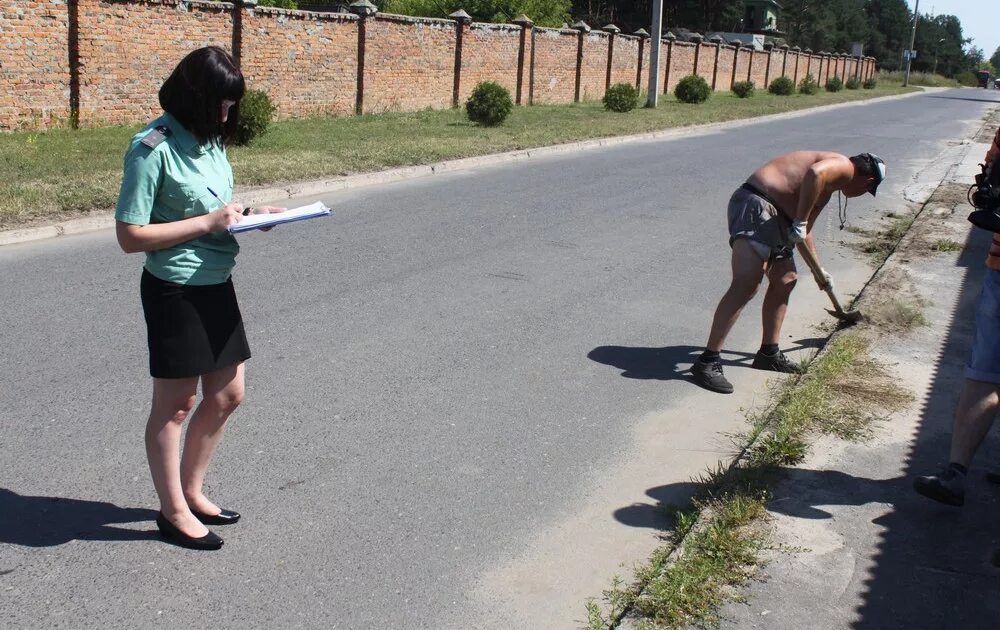 Обязательные общественные работы. Задолженность картинка. Должники. Плакат а ты заплатил за жкх. Работа отработать долг.