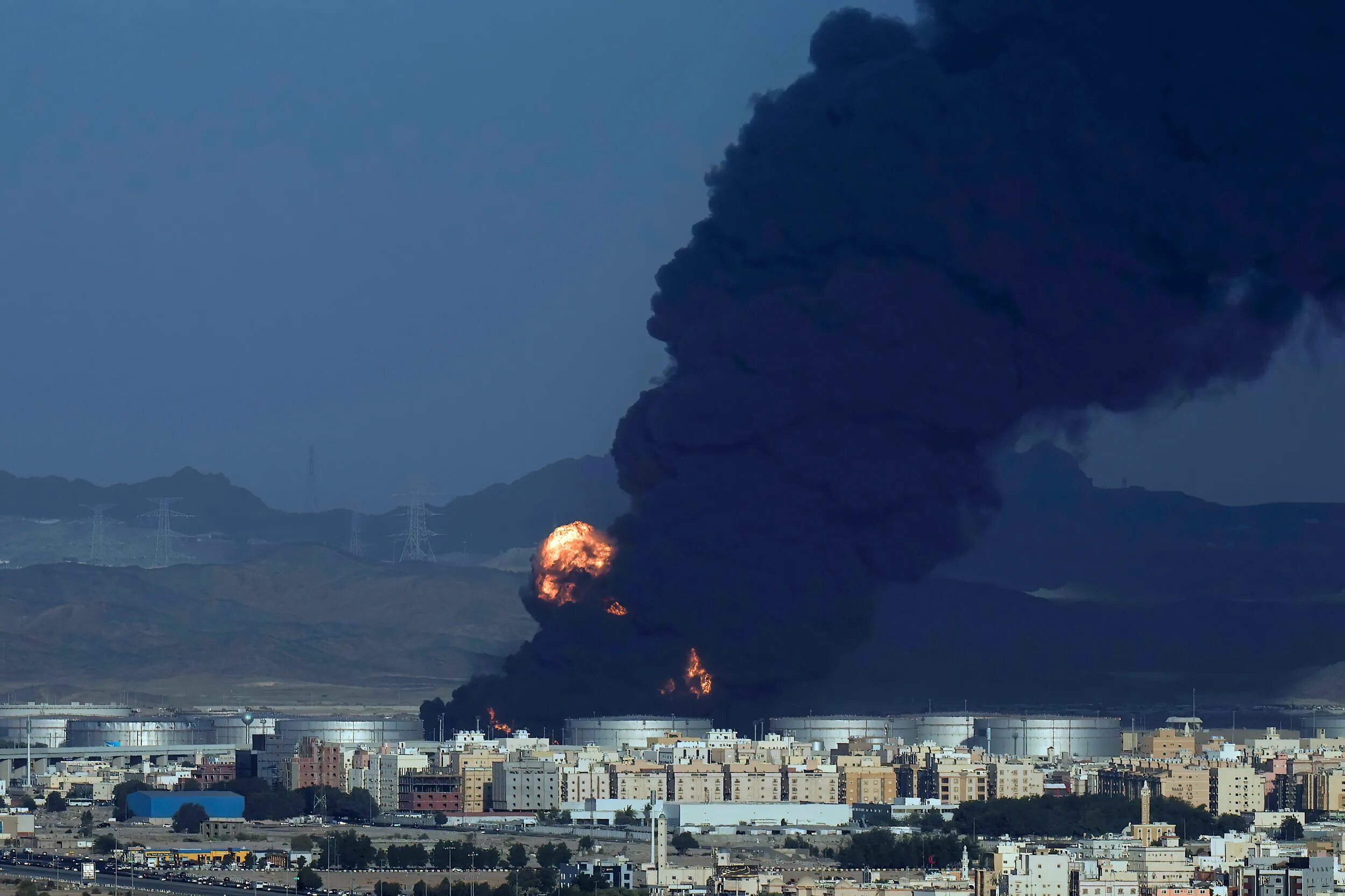 Что произошло в саудовской аравии. Джидда саудовская аравия. город jeddah в саудовской аравии. нефтехранилище саудовская аравия.