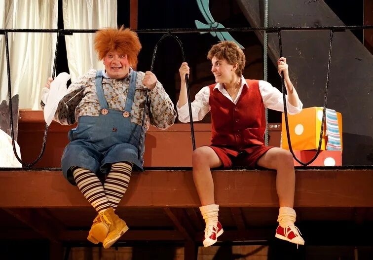 Актер играющий карлсона. Спектакль карлсон с мишулиным. Карлсон театр сатиры. Актер играющий карлсона. Малыш и карлсон спектакль театр сатиры.