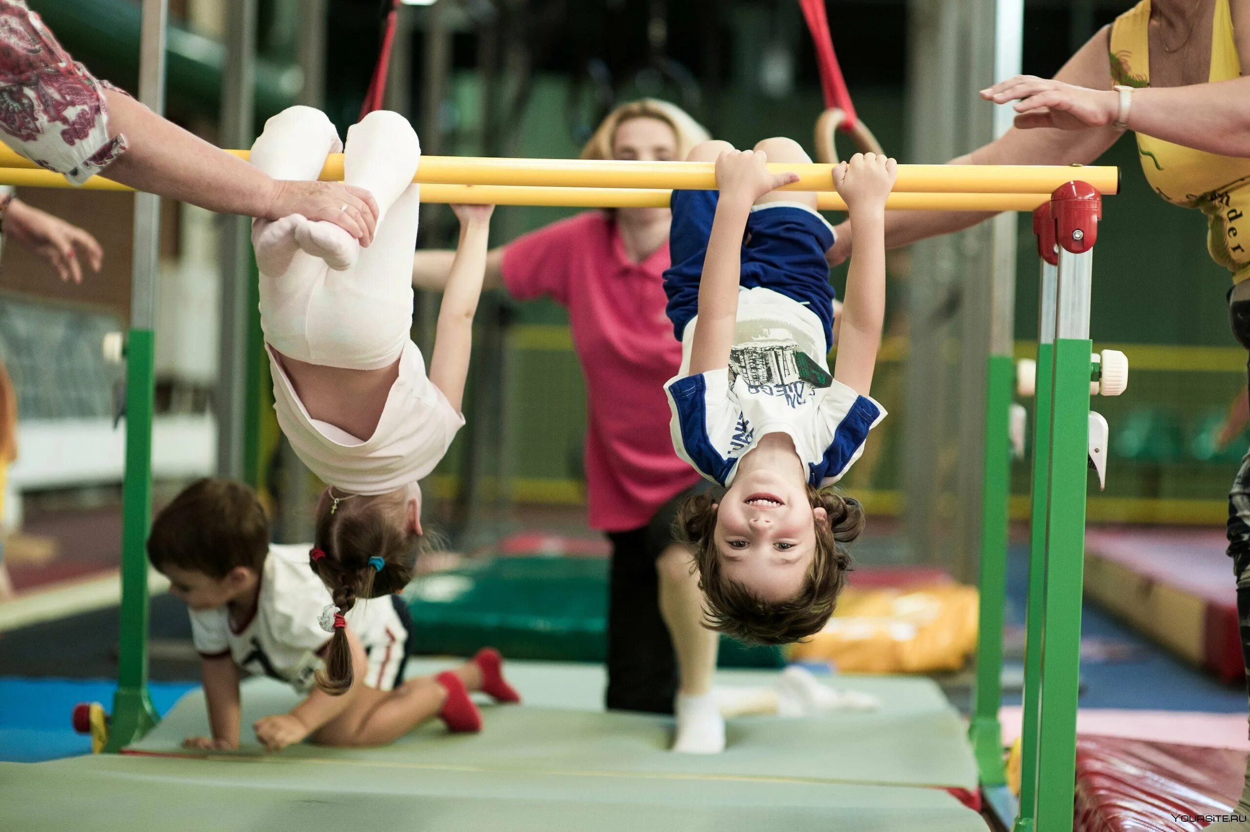 Гимнастика для детей. Спортивные дети. Детский спорт. Спортивная гимнастика дети.