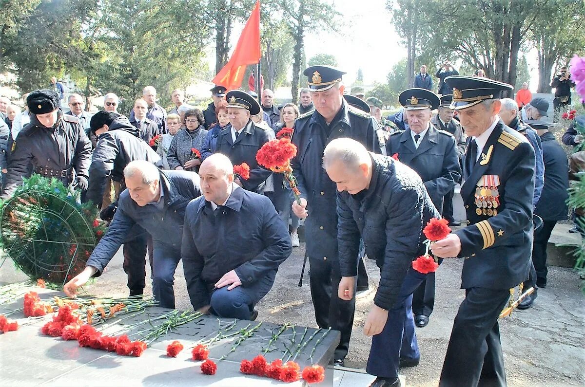 День памяти подводников 7 апреля. День памяти погибших подводников. День погибших подводников. День памяти погибших моряков-подводников. 7 Апреля день памяти погибших моряков-подводников.