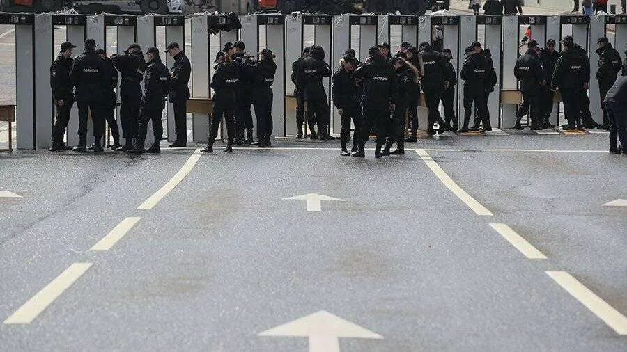 Незаконное использование персональных данных статья. Статья 1. Нарушение миграционного законодательства рф ответственность. Штраф от налоговой за неуведомление об открытии счета за рубежом. Штраф за неуведомление роскомнадзора.