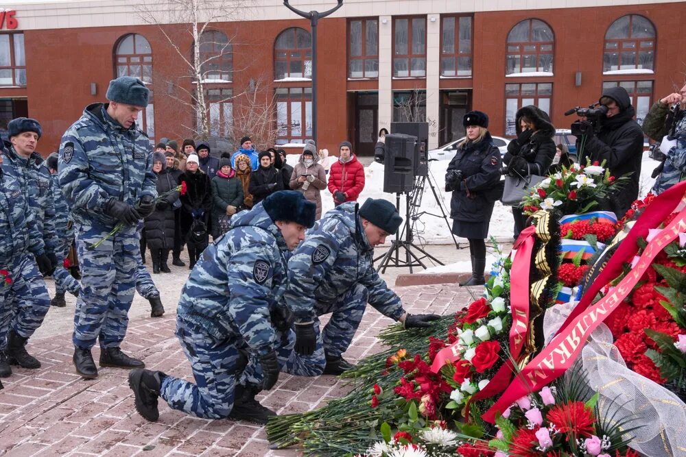 убитый омон. омон сергиев посад. памятник омону сергиев посад. убитый омон. сергиево-посадский омон в чечне.