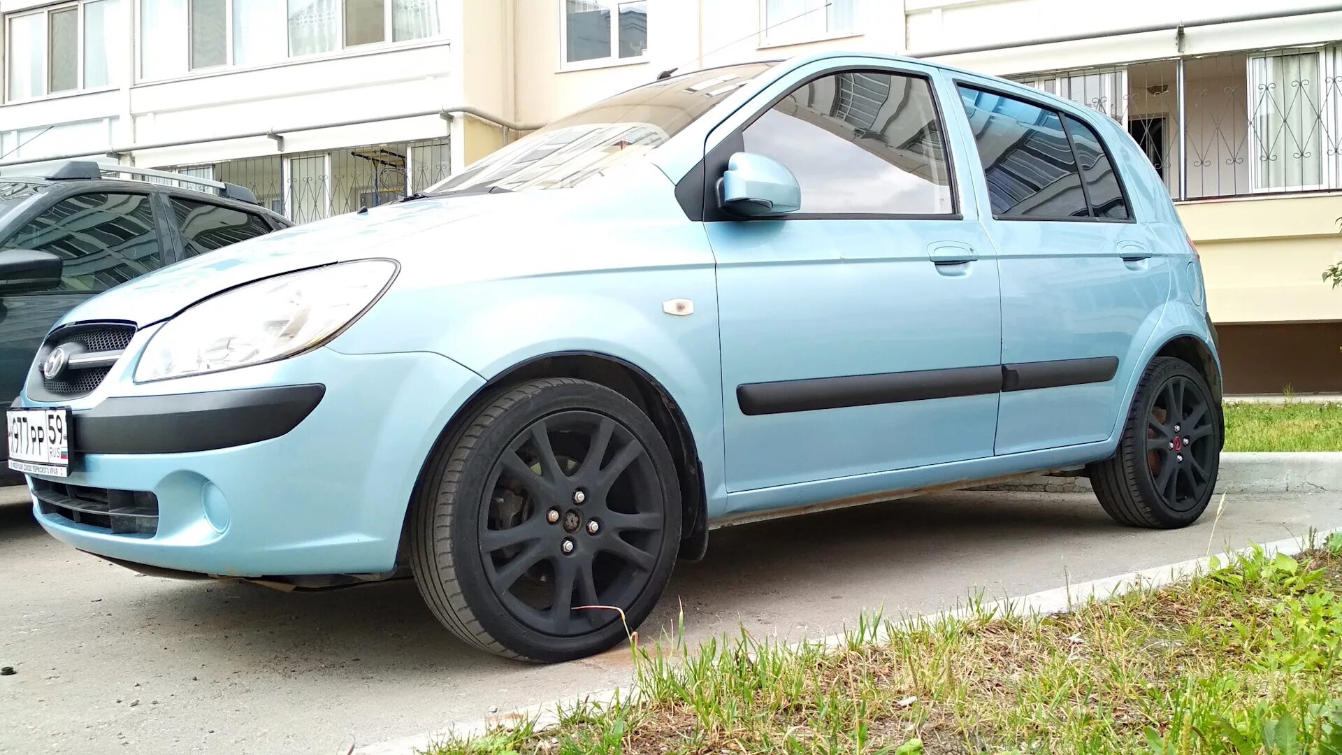Диски гетц 1.4. Hyundai getz 16 колеса. диски р 16 на хендай гетц. колеса р16 на хендай гетц. диск r16 getz.