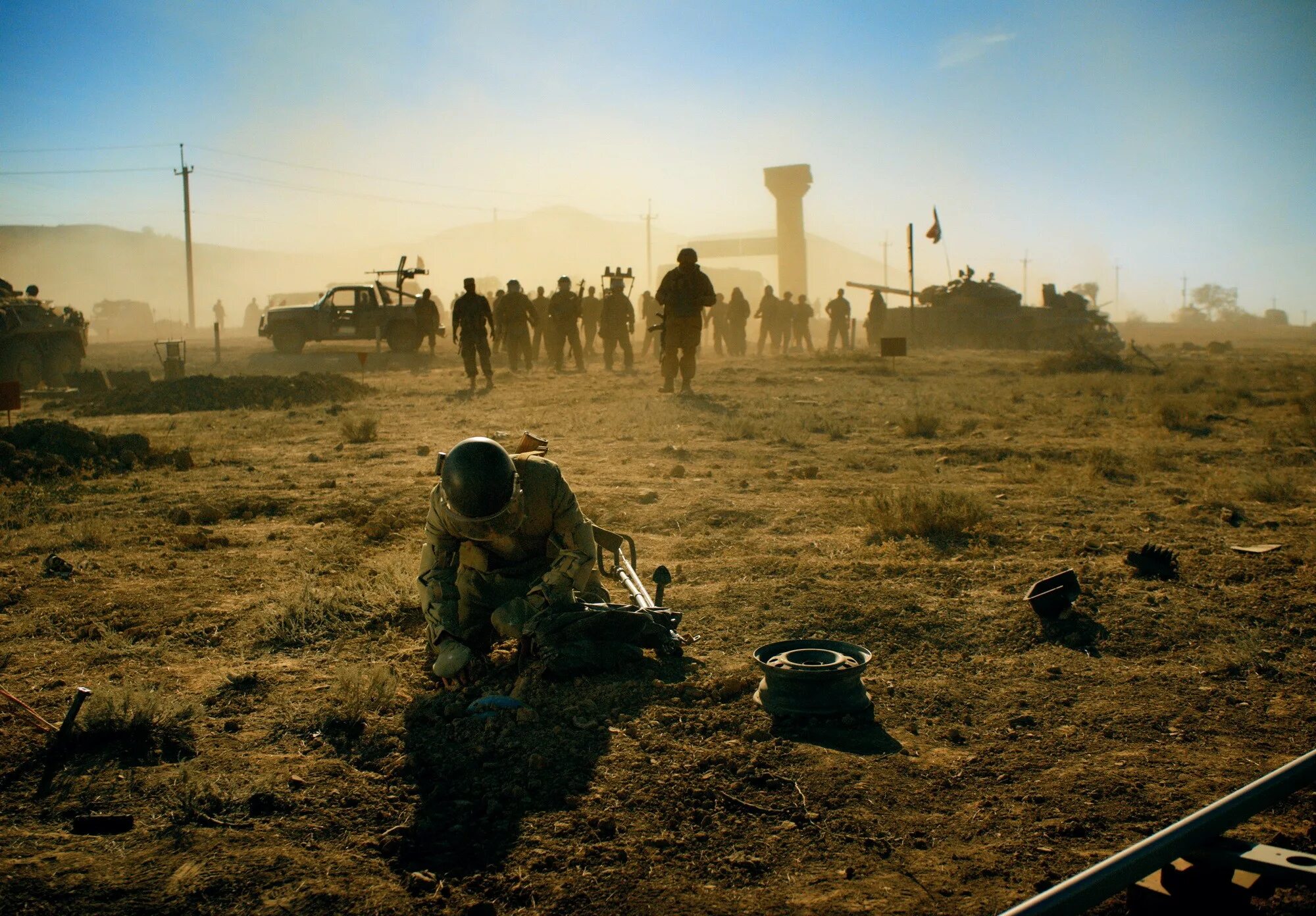 однажды в пустыне фильм 2022. саперы в пустыне. саперы в пустыне. однажды в пустыне 2022. однажды в пустыне 2022 постер.