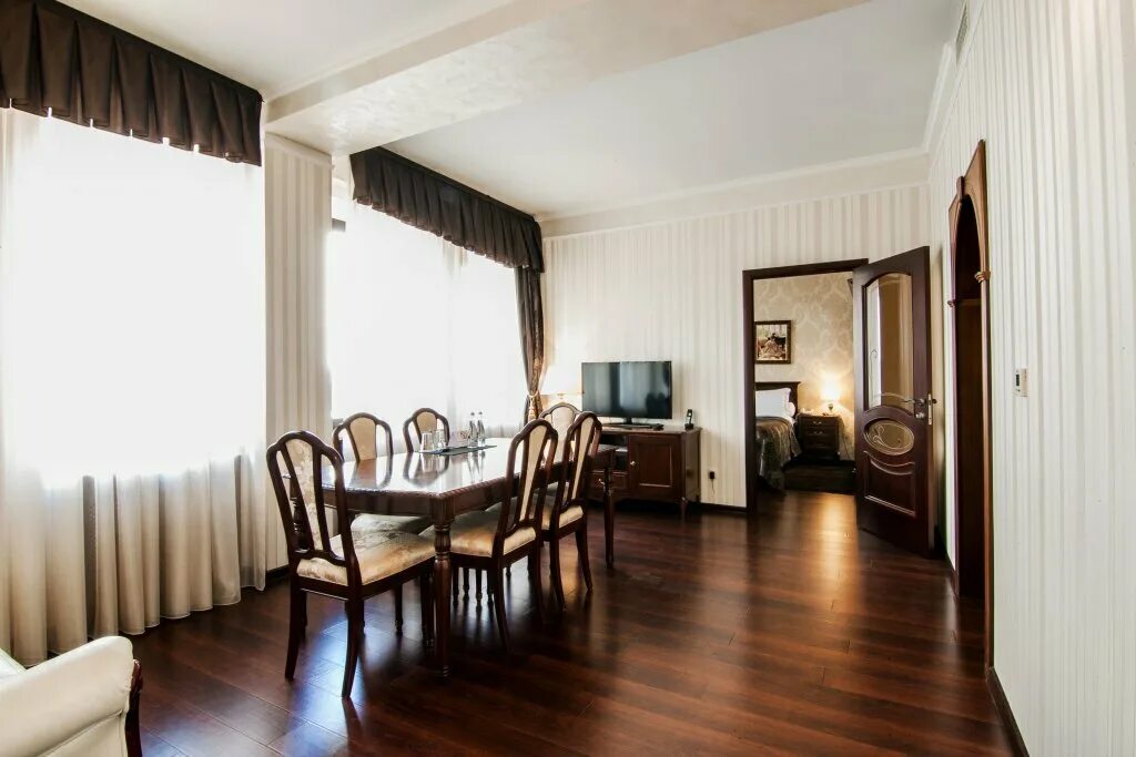 роб рой бар липецк. роб рой бар липецк первомайская улица. плаза первомайская ул 34 липецк. первомайская 34 плаза первомайская. кафе ботаник липецк первомайская.