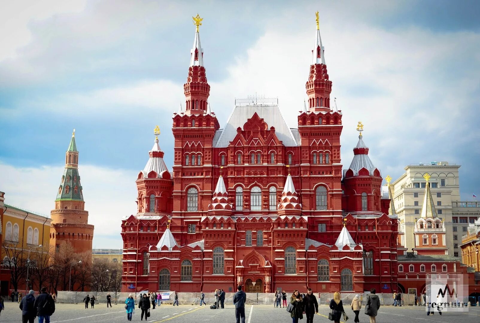 Исторический м. Государственный исторический музей москва. шервуд исторический музей в москве. исторический музей семенов шервуд. здание государственного исторического музея в москве.
