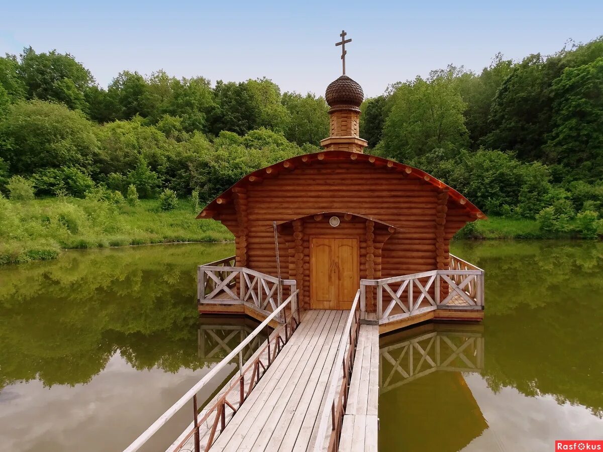 Саввино-сторожевский монастырь источник. Купель саввы сторожевского звенигород. Свято сторожевский монастырь звенигород. Купель саввы сторожевского звенигород. Купальня монастырь.