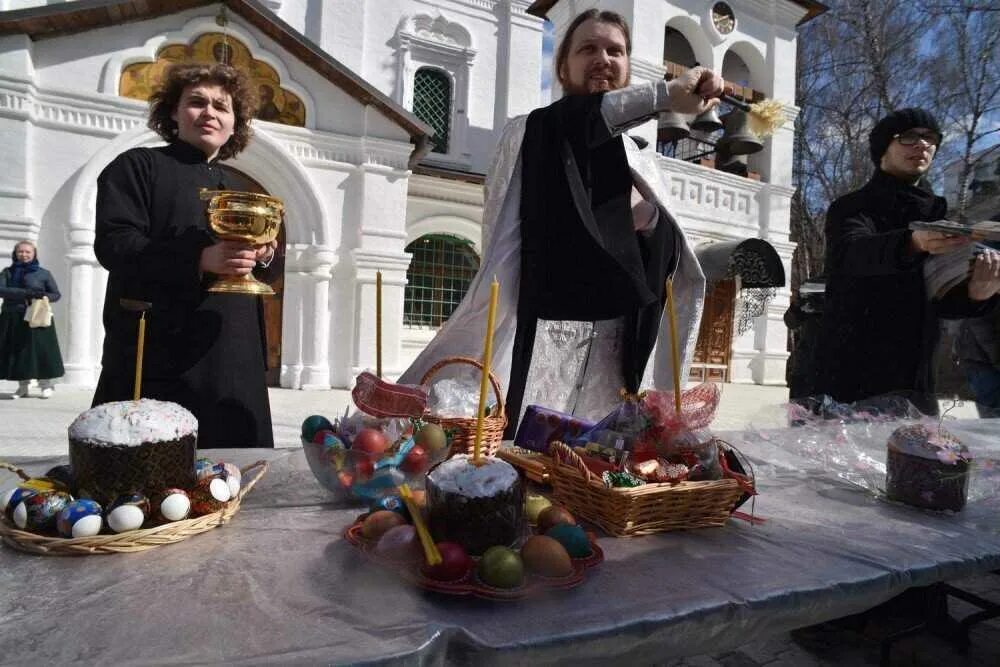 До какого времени освящают куличи