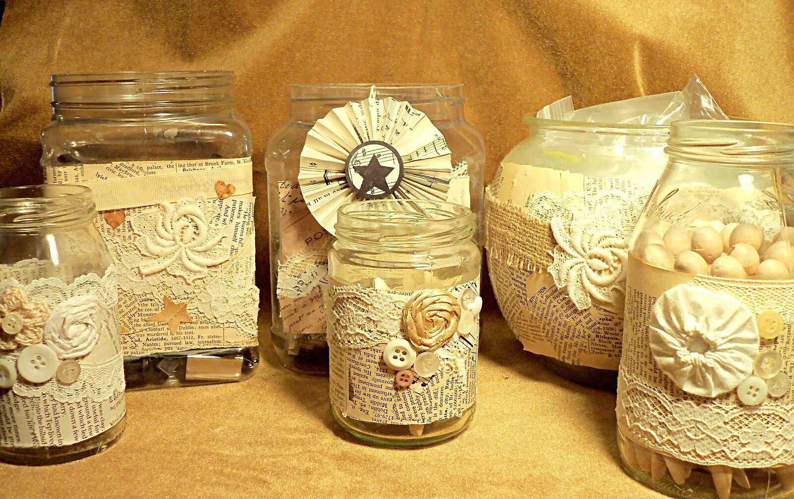 Поделки из банок из под кофе. Украшение банки крупой. декор банки макаронами. декор стеклянной банки макаронами. декор банок крупой.