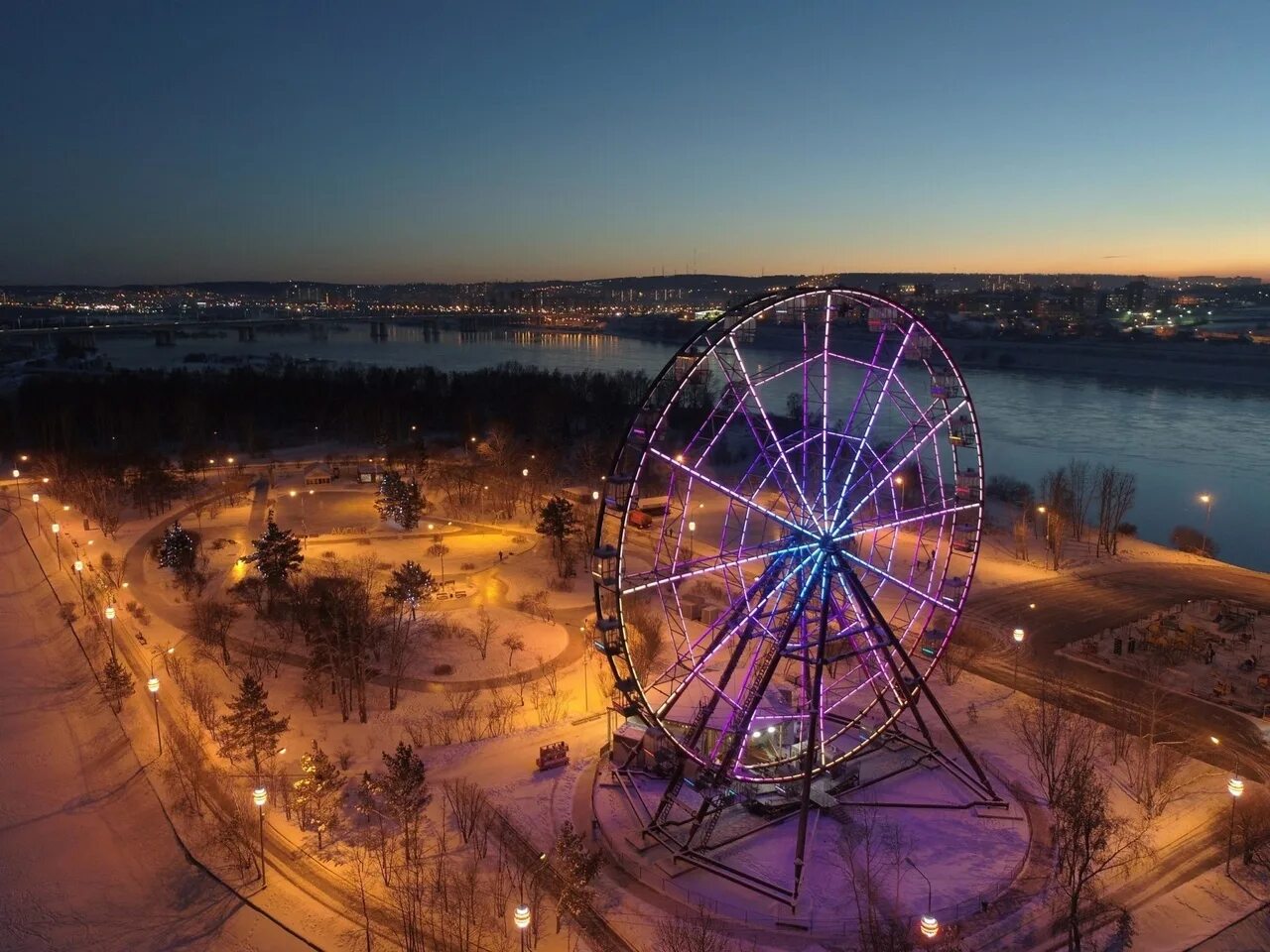 колесо на зеленом острове омск. зеленый остров колесо. зелёный остров омск парк колесо обозрения. зеленый остров колесо. зеленый остров колесо.