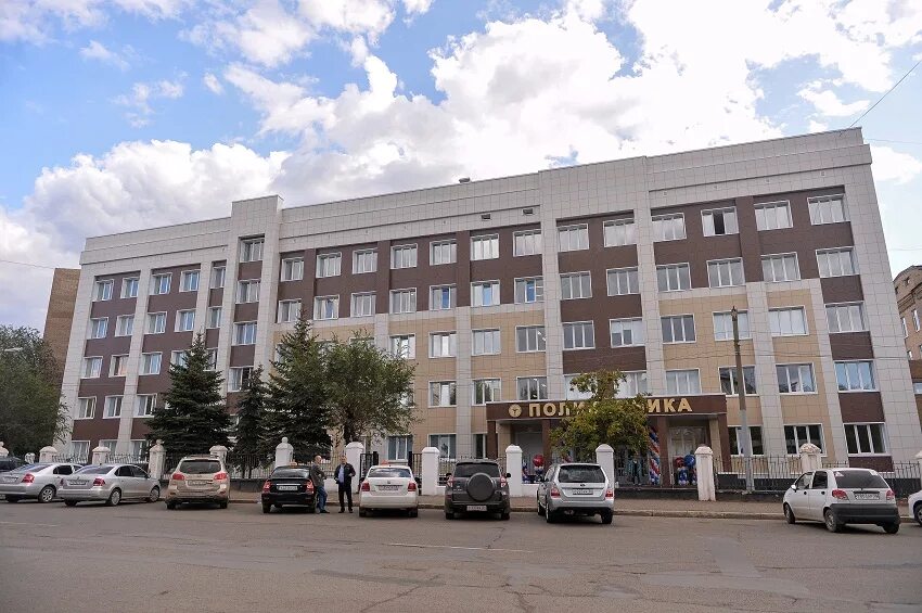 Областная больница оренбург. 1 областная больница оренбург. Областная клиническая больница ул аксакова. Больница на аксакова оренбург. В оренбурге на аксакова 23 поликлиника.