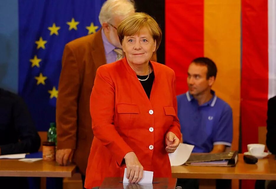 Ангела Меркель 2005. Ангела Меркель 2017. Ангела Меркель в Бундестаге. Инаугурация Меркель 2005.
