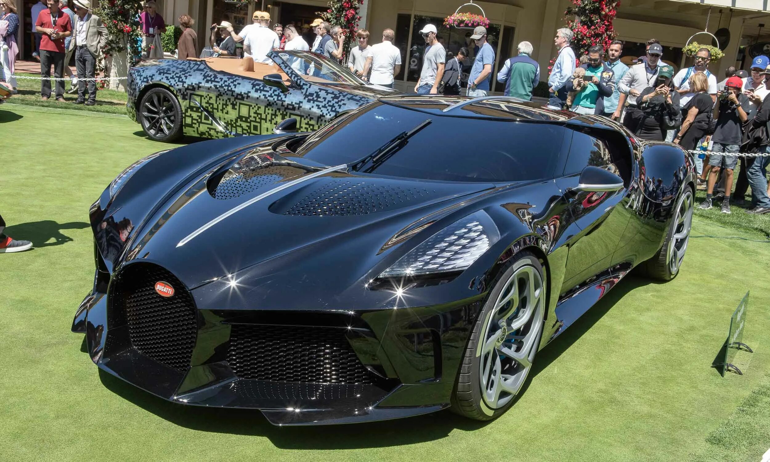 Bugatti la noire цена. Бугатти де ла Вентура. Бугатти войтуре Нойре. Бугатти лявиатюр Нуар. Бугатти Лео Вентура.