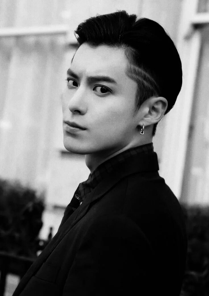 Ван хи. Ван хэ ди дорамы. Даумин си. Dylan wang фотосессии. Masc.