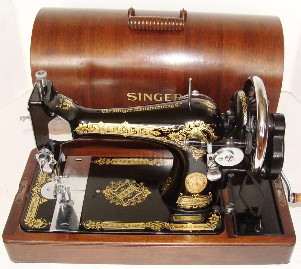 Дорогая швейная машинка. Singer швейная машинка 1940. Singer 28k швейная машинка. Швейная машинка Зингер 28. Singer Швейные машинки 1940 года.