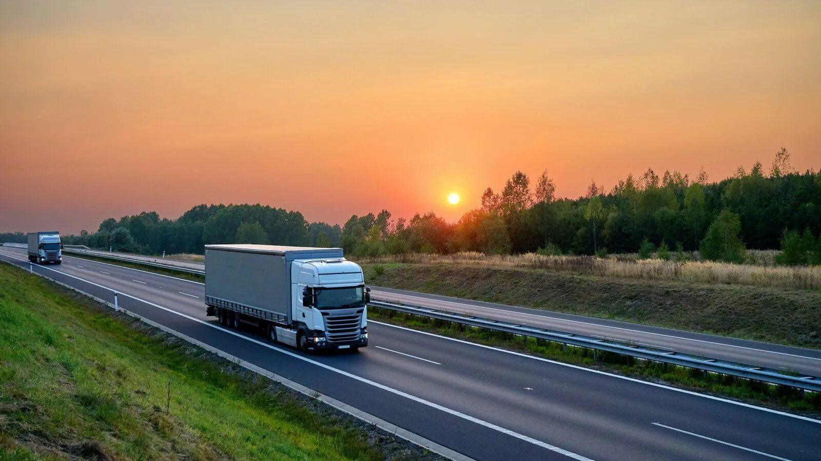 Ground transport. Универсал логистик казахстан. Фура солнце. Транспортная логистика. Транспортейшен глобал эйс.