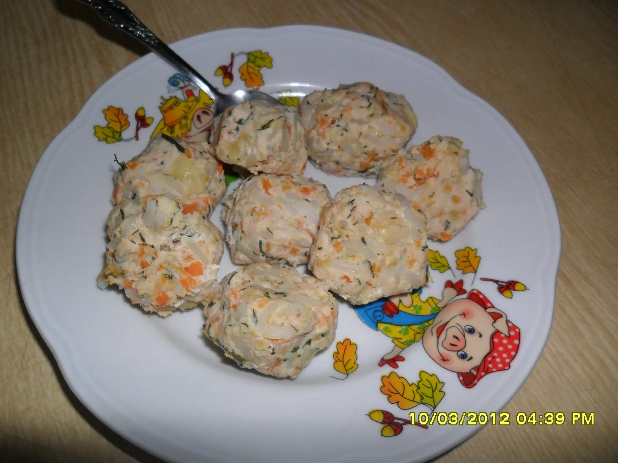 Куриные ежики. Ёжики из куриного фарша. ежики из курицы. ёжики из куриного фарша с рисом. ежики из грудки.
