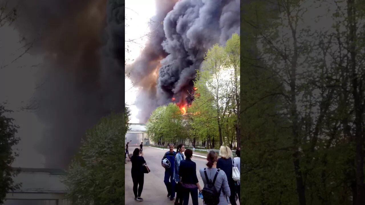 Горит ермолино. Пожар ермолино. пожар в балабаново. сгорело ермолино. пожар в тучково ермолино.
