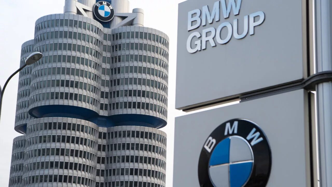 Баварский моторный завод bmw. Bmw на немецком. Слоган бмв на немецком. Краткое сообщение о bmw на немецком языке кратко. Дочерние компании bmw.