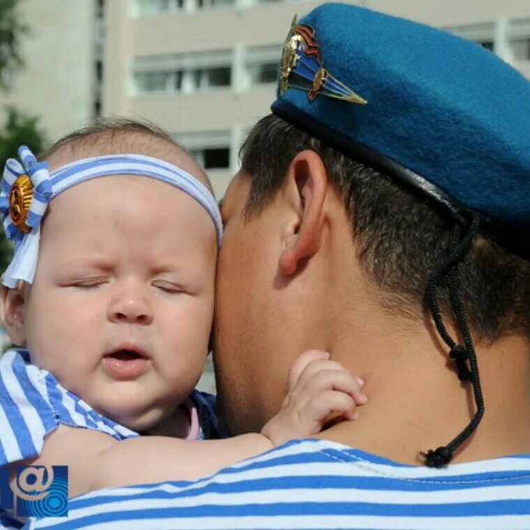 Детский десантник. Десантник для детей. ВДВ дети. Малыш ВДВ. Семья десантников.