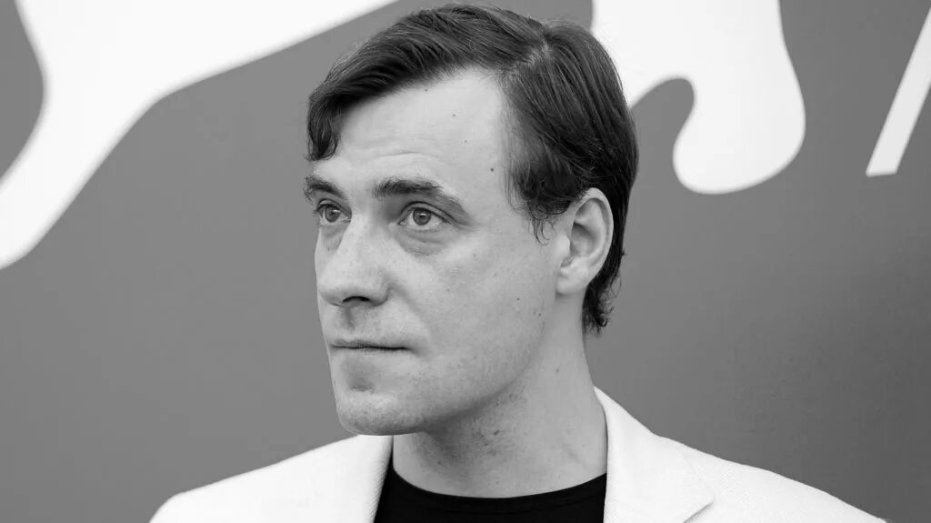 Евгений Цыганов выложил редкое фото с сыновьями от брака с Ириной Леоновой Новый