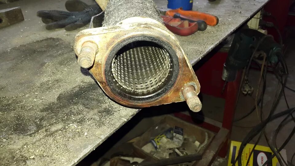 M54b30 пламегаситель. Катализатор автомобильный приора. Надо ли перепрошивать авто после удаления катализатора?. Удалить катализатор форум. 7.