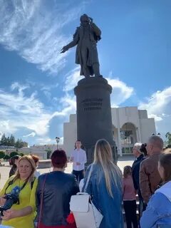 Памятник пушкину курск