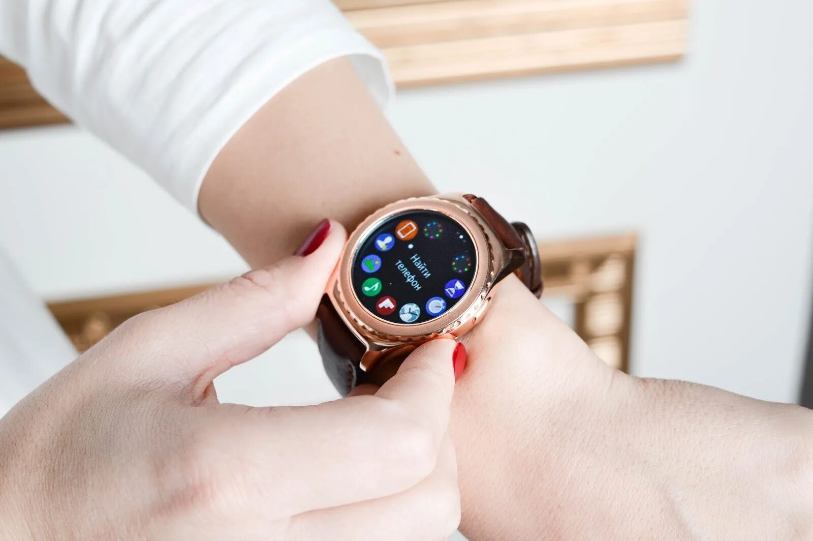 Самсунг галакси вотч 3 женские. Смарт часы Samsung вотч 4. Смарт часы Samsung Galaxy watch 4 женские. Samsung Galaxy watch 2 42mm. Какие выбрать умные часы для женщин