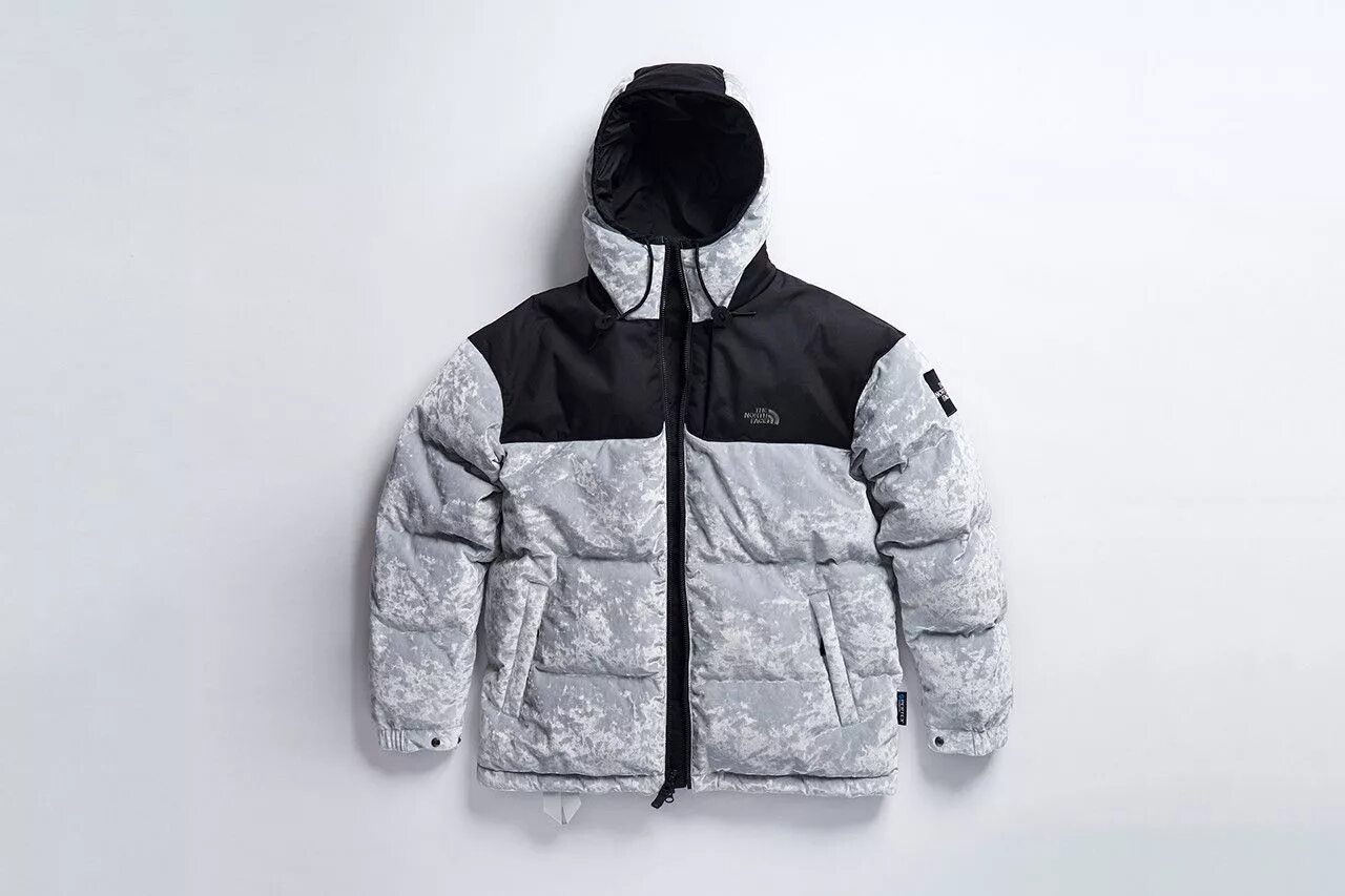 Норт вайт. TNF Nuptse 700 White. Куртка the North face 700 Black White. The North face куртка Black White. Куртка the North face серая с черным.