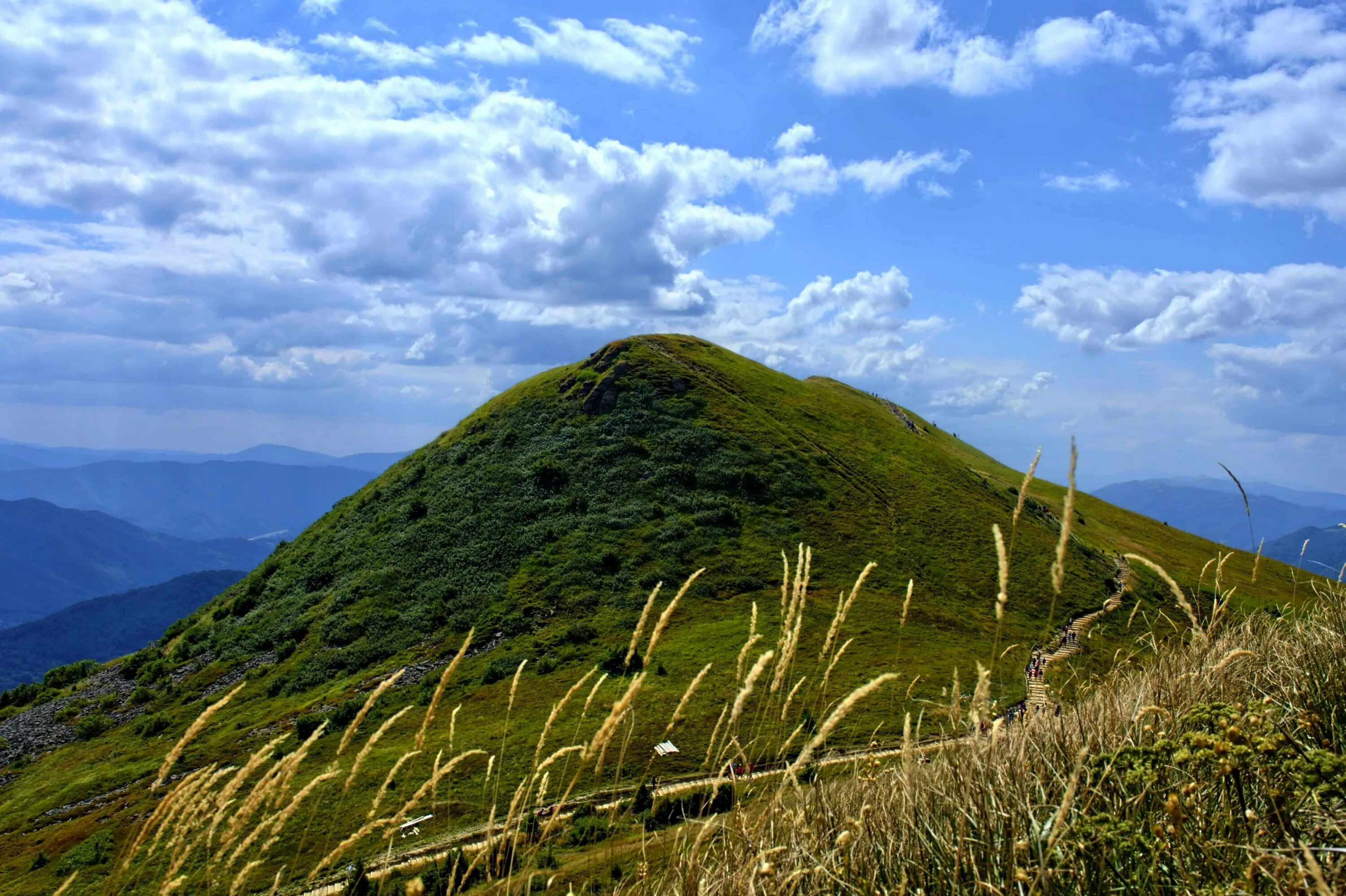 Курган возвышенность. Горизонт холмы. Оппийский холм. Холм 102. Холм святого михаила сомерсет.