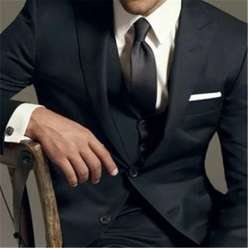 серьезные мужчины. успешный человек. солидный мужчина спиной. мужчина в костюме. аслан доев юрист.