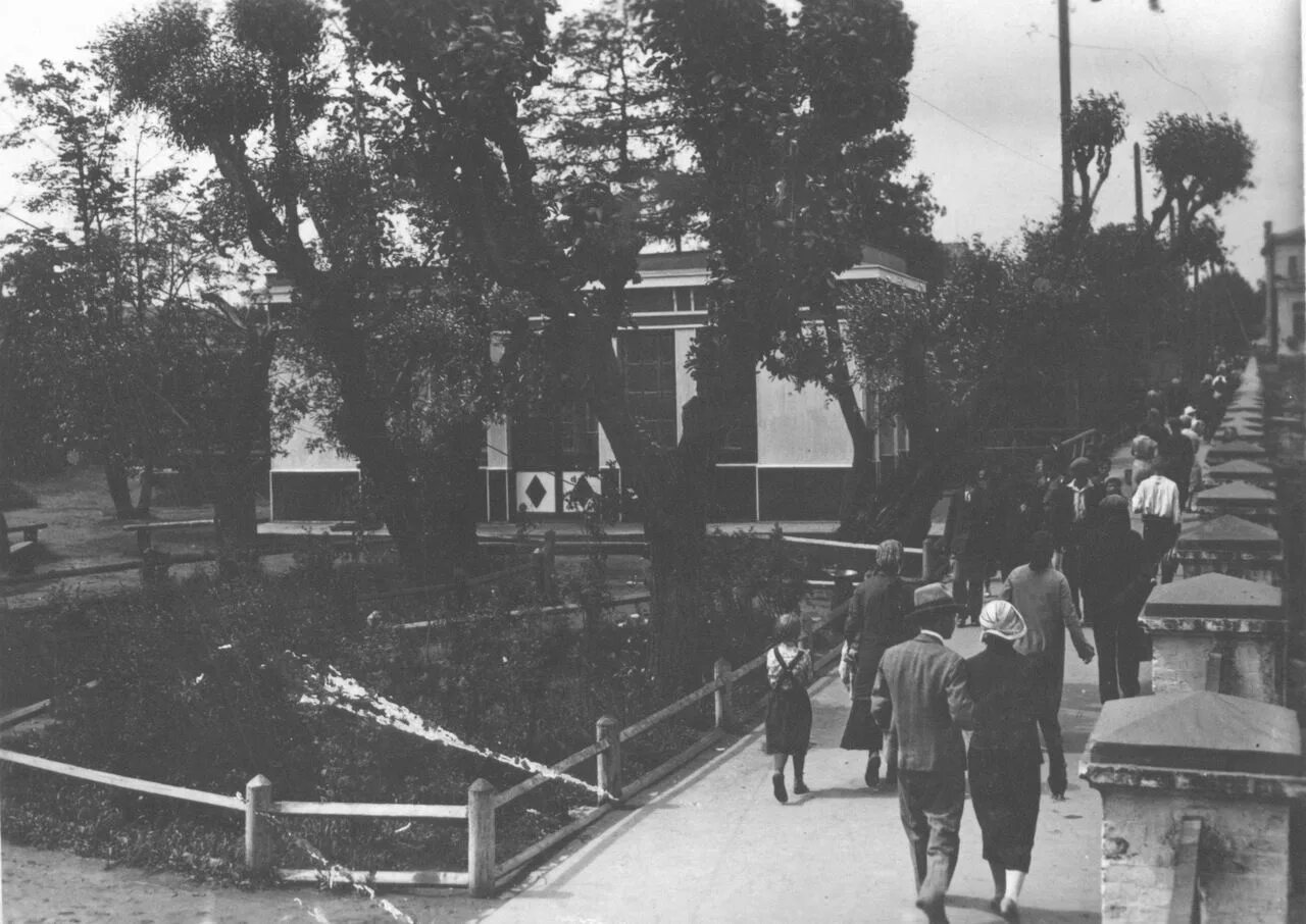 сад вайнера екатеринбург история. харитоновский сад екатеринбург. театр екатеринбург карла либкнехта. "свердловск 1974". сад вайнера свердловск 1930е.