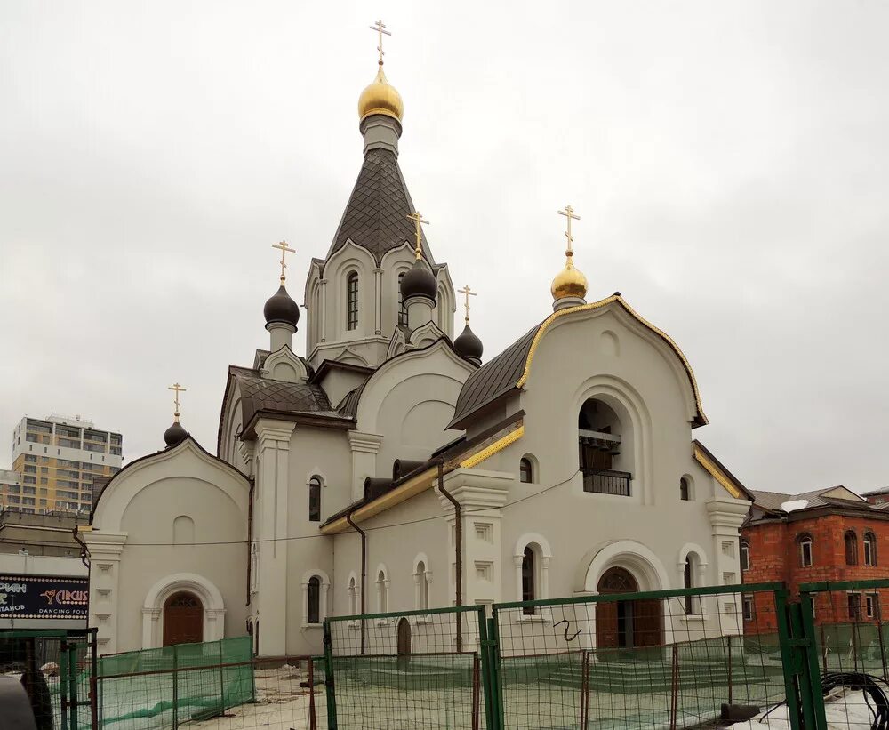 На какой улице находится храм. Церковь кирилла и мефодия на дубровке. храм святых равноапостольных мефодия и кирилла на дубровке. храм кирилла и мефодия москва мельникова 7. храм на дубровке в москве.