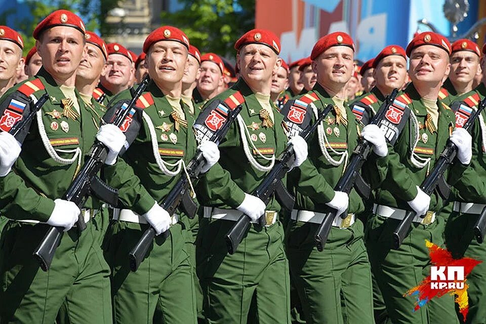 парад победы солдаты. парад интернет. мвд на параде победы. парад интернет. парад в украине.