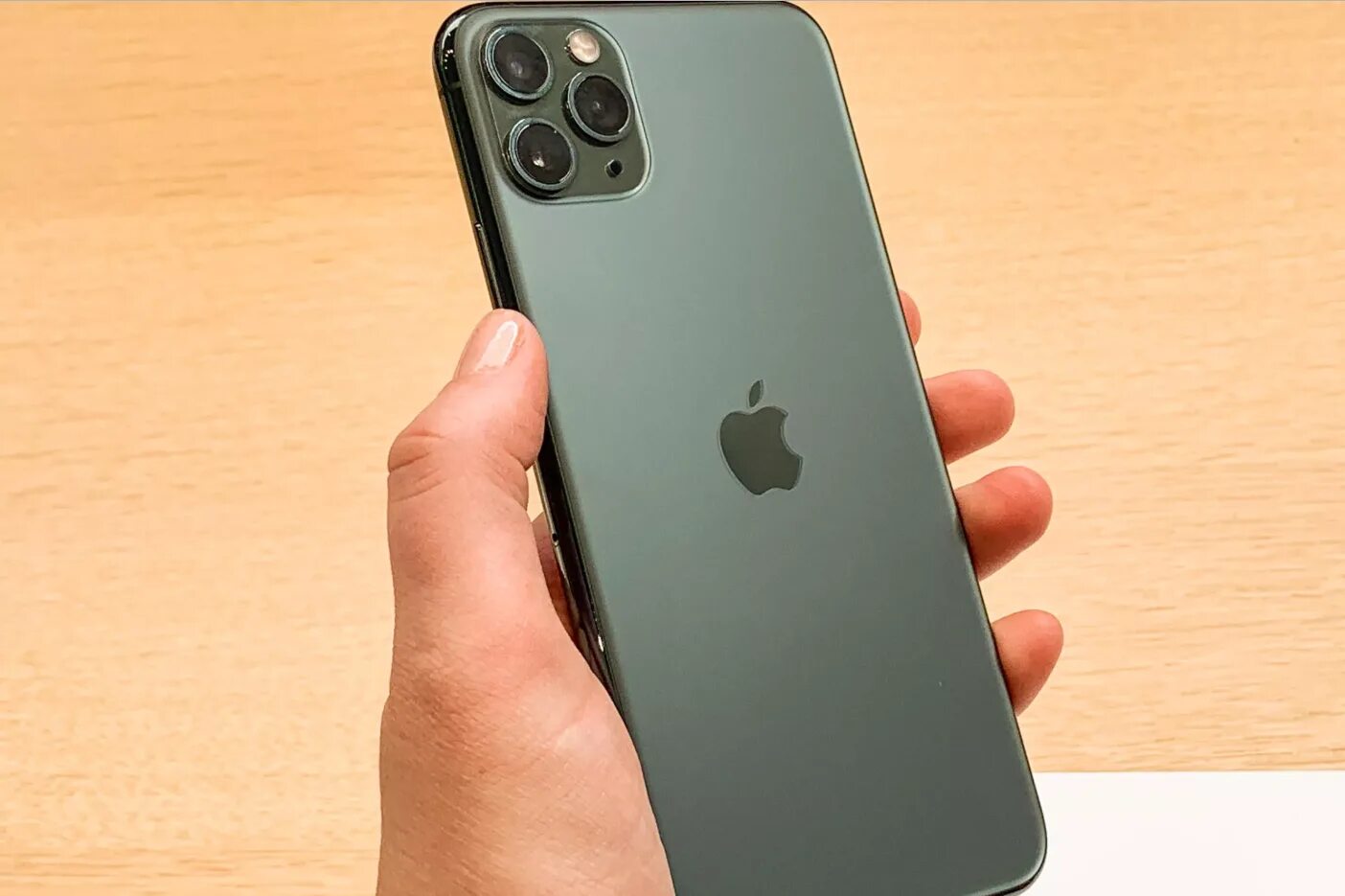 Бэушный айфон 11. Iphone 11 Pro. Эпл 11 айфон. Apple 11 Pro Max. Apple iphone 11 Pro Apple.