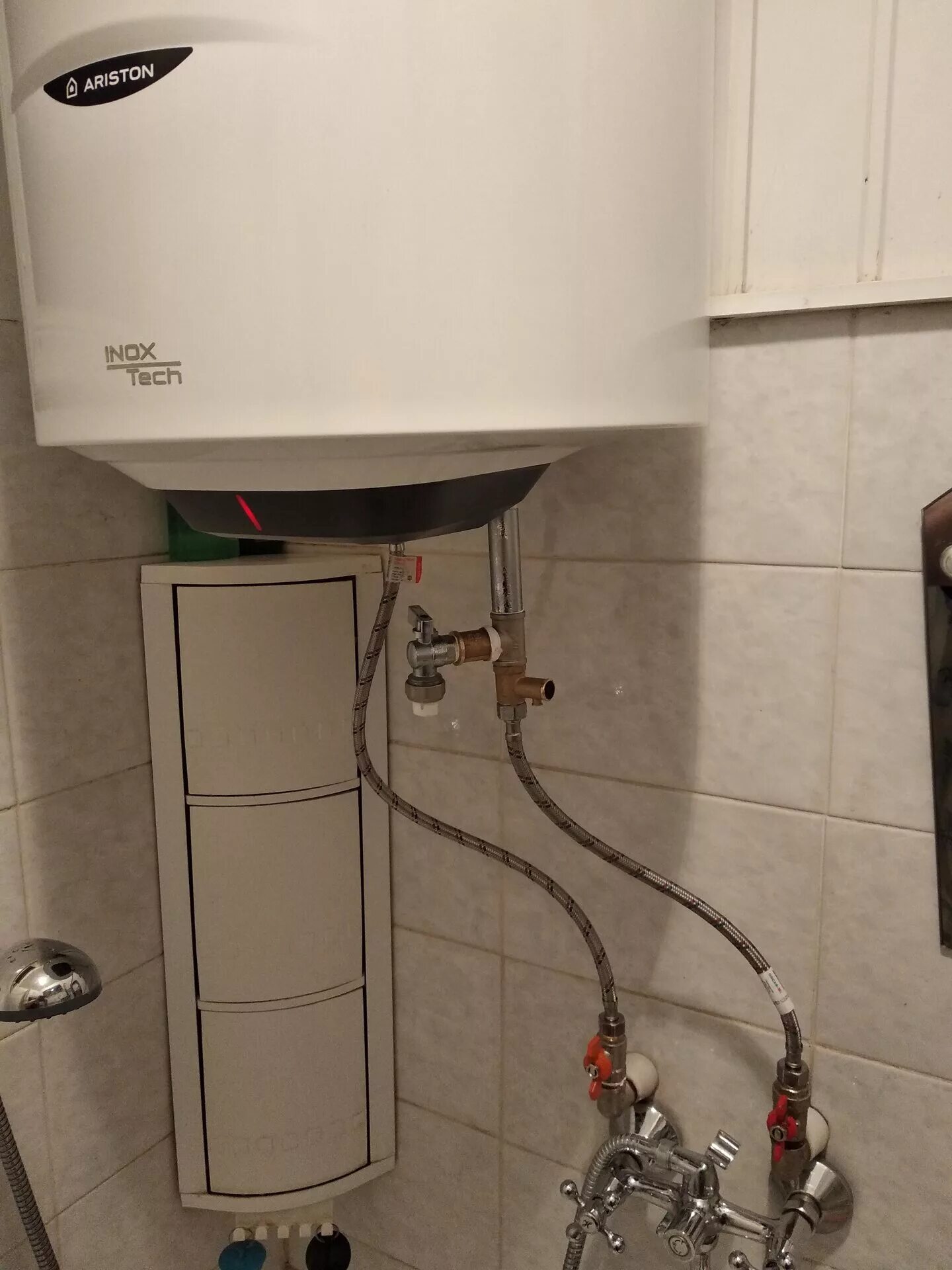 Водонагреватели ariston pro1 r inox. Ariston pro1 r inox ABS 100. Ariston pro1 r 100. Ariston pro1 r inox ABS 100 V. Ariston ABS Pro r 100 v.