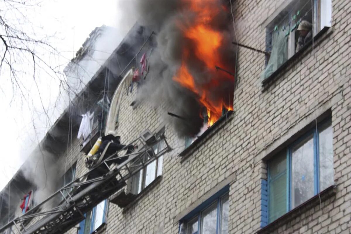 Общежитие РУДН В Москве пожар. Пожар в здании. Пожар в квартире. Пожар в многоэтажном доме.