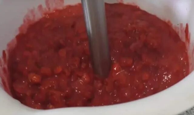 Сироп из калины на зиму без варки. Калина с мёдом на зиму без варки. калина красная полезные свойства заготовка.