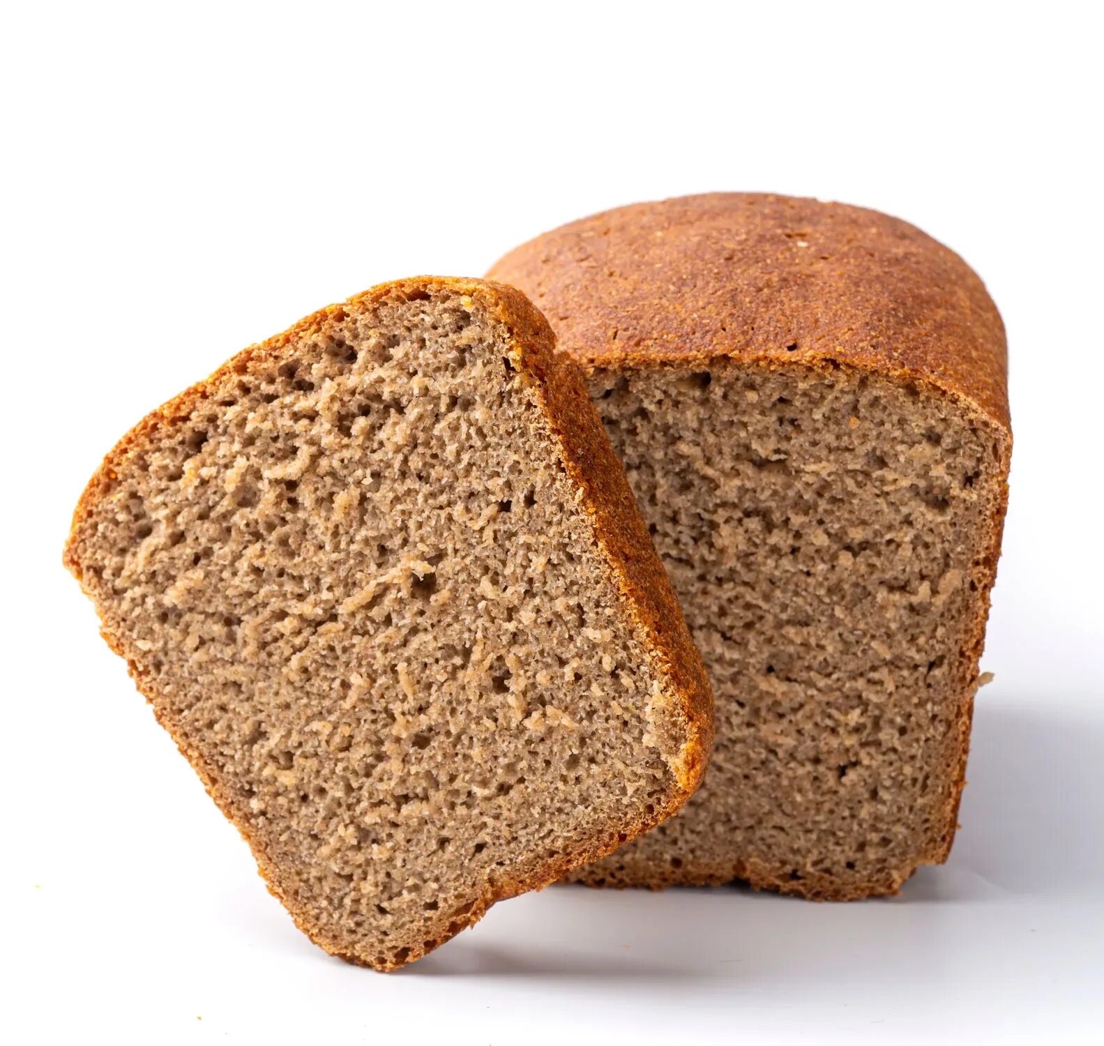 Хлеб ржаной бездрожжевой. Ломтик ржаного хлеба. Хлеб ржаной для детей. Ржаной хлеб на белом фоне. Черных хлеб