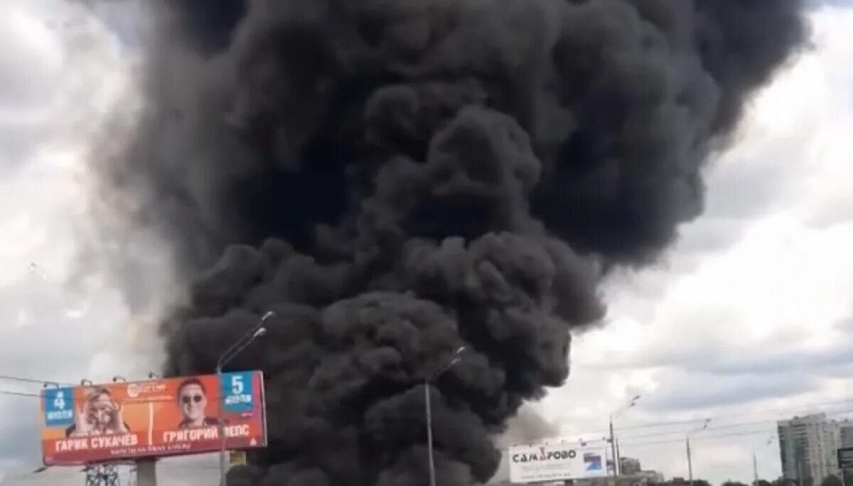 Пожар в Красногорске. ЧП В Московской области пожар. Пожары в Подмосковье дым в Москве. Дым в Подмосковье сейчас. Что творится в красногорске