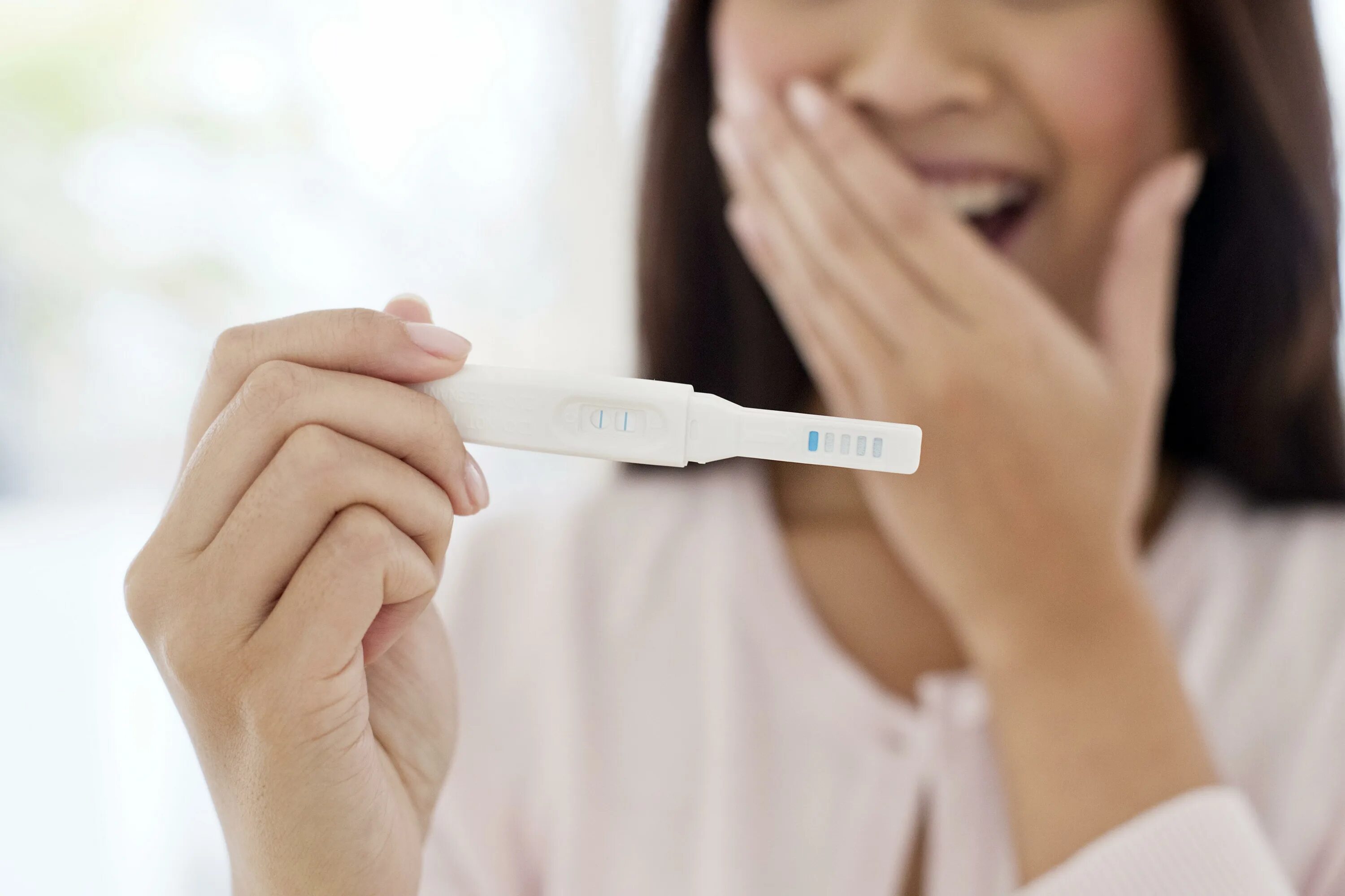 Тест на беременность pregnancy Test. Тестна бнереаменншость. Женщина с тестом на беременность. Девушка с положительным тестом на беременность. A mother s test ii