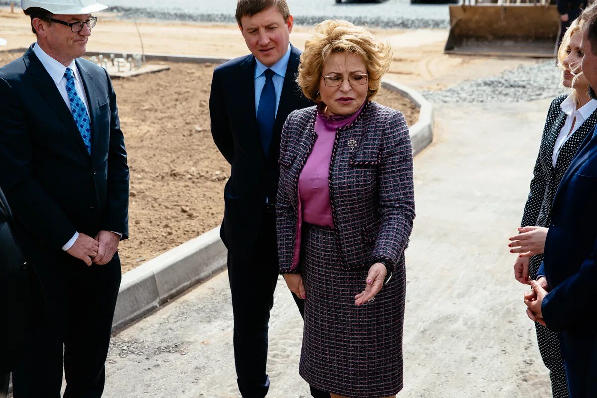 Валентина матвиенко фото в купальнике Матвиенко в молодости фото