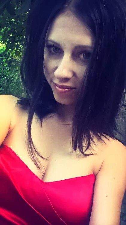 Миниатюрная брюнетка. Вызвать девушек в краснодаре. Девушки краснодарского края. Черкесска девушка. Девушки кропоткин.