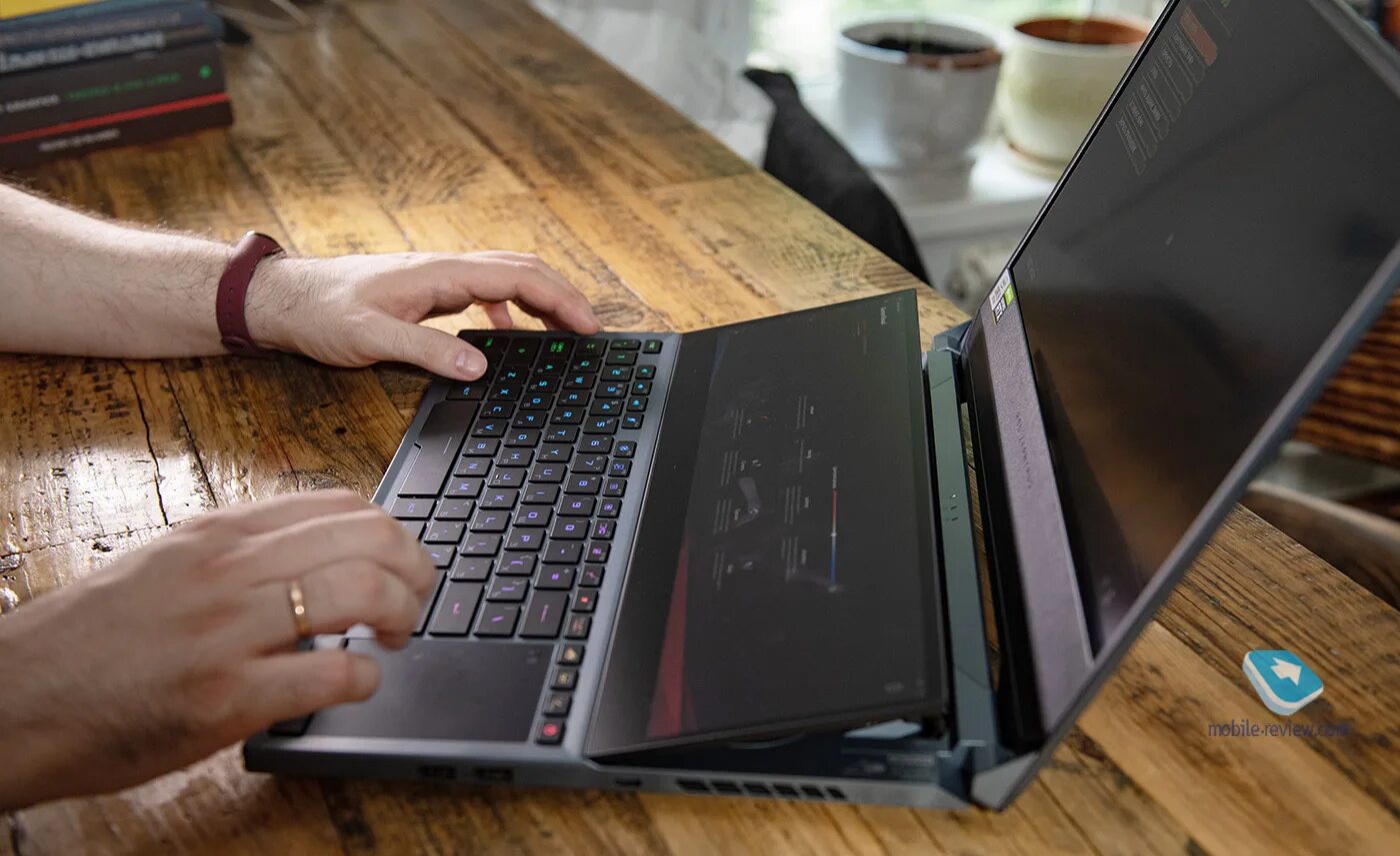 Ноутбук asus zephyrus duo. ASUS ROG Zephyrus Duo 15. ASUS ROG Zephyrus Duo 15 gx550. ASUS ROG Zephyrus Duo 15 gx550lxs-hf150t. Ноутбук ASUS ROG Zephyrus Duo 16.