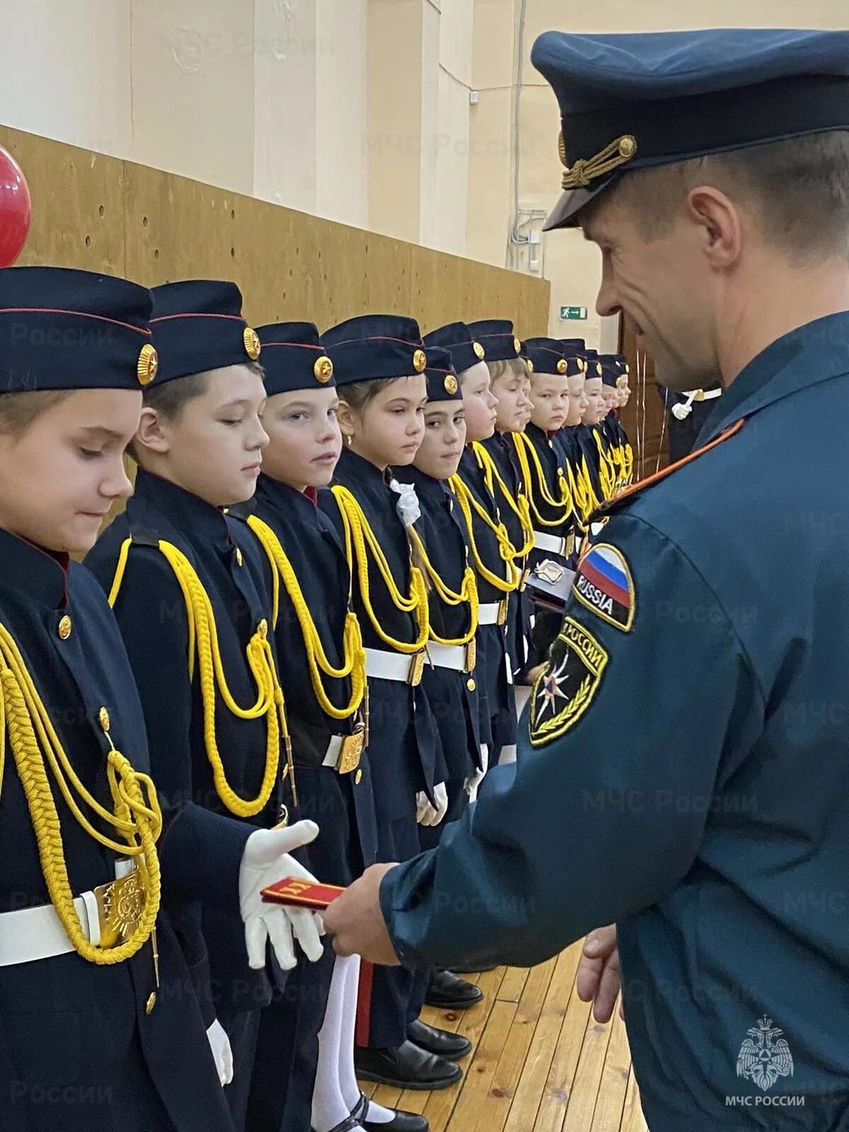 Кадетская школа для мальчиков. Кадеты в школе. Преображенский кадетский корпус парадная форма. Дети кадеты. Кадетская школа в москве с 5 класса.