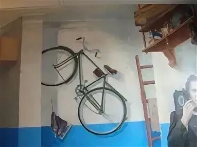 Можно ли хранить на лестничной площадке. Крепление для велосипеда в подъезде. Крепление для велосипеда на стену в подъезде. Крепеж велосипеда к стене в подъезде. Анкер для велосипеда в подъезде.