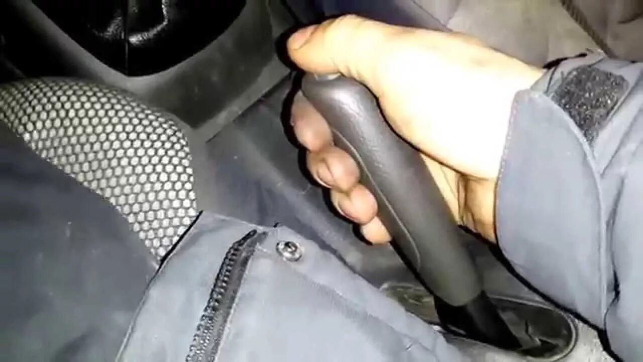 Как подтянуть ручник на ланосе. Ручка ручника chevrolet lanos. шевроле ланос подтяжка ручника. трос ручника ланос. рычаг ручника ланос.