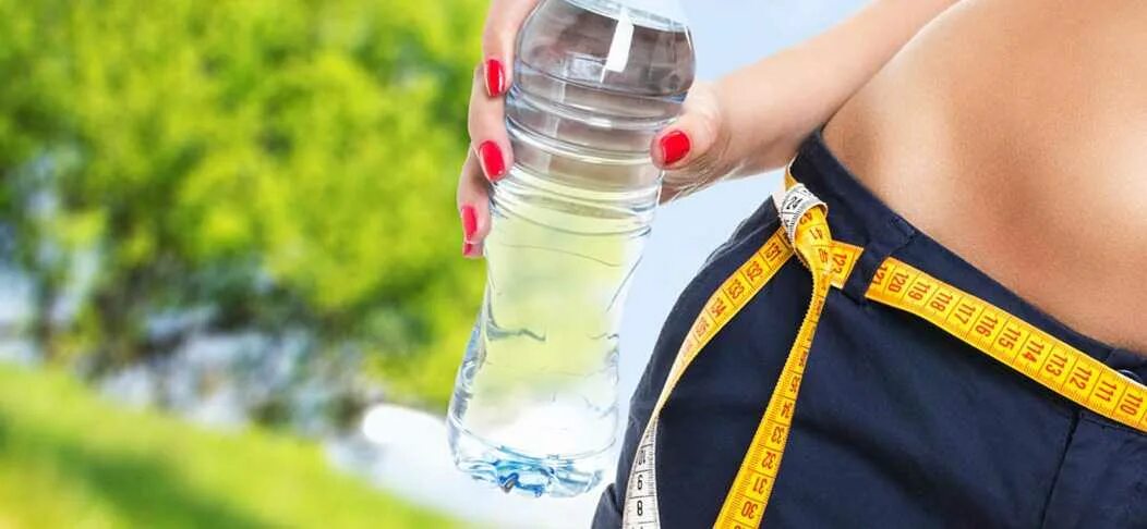 Стакан воды похудение. Вода для похудения. Диета на воде. Полезная вода для похудения. Вода для снижения веса.